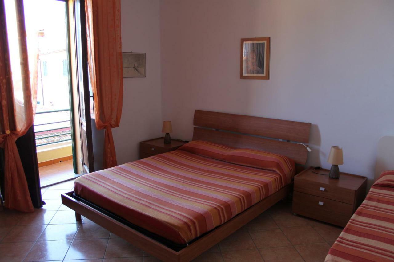La Casetta In Piazza Porto Santo Stefano  Εξωτερικό φωτογραφία